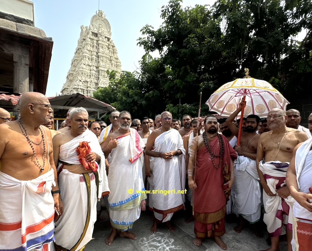 Jagadguru Sri Sannidhanam visits Sri Kamakshi Amman temple on Janma Nakshatra day of Goddess Sri Kamakshi