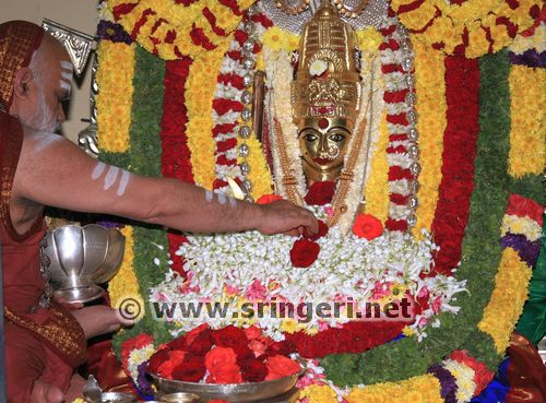 Jagadguru worships Kalikamba