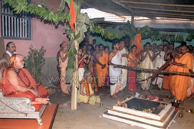 Jagadguru graces Maharudra Yaga at Boluru on July 3